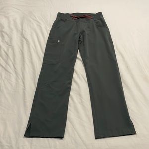 Figs Kade cargo pants in size XS Petite color Bonsai